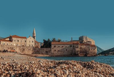 İzmir`den Direk Uçuş ile Vizesiz Budva 3 Gece 4 Gün Air Montenegro Hava Yolları ile Her Pazartesi Hareket