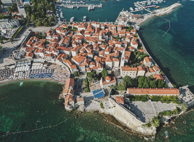 İzmir`den Direk Uçuş ile Vizesiz Budva 3 Gece 4 Gün Air Montenegro Hava Yolları ile Her Pazartesi Hareket