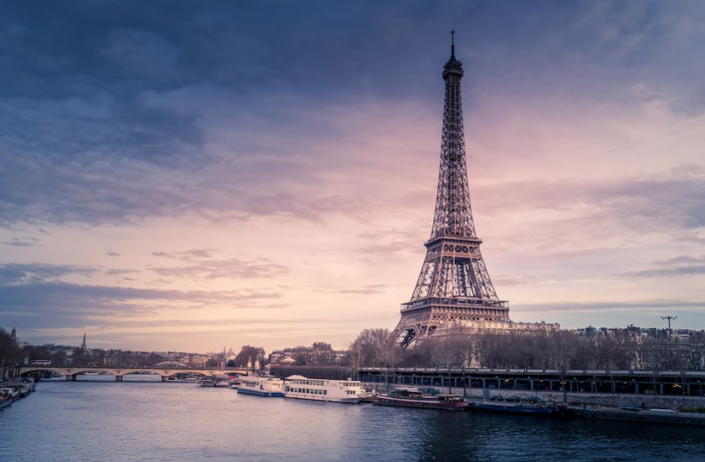 Yılbaşı Romantik Paris Turu