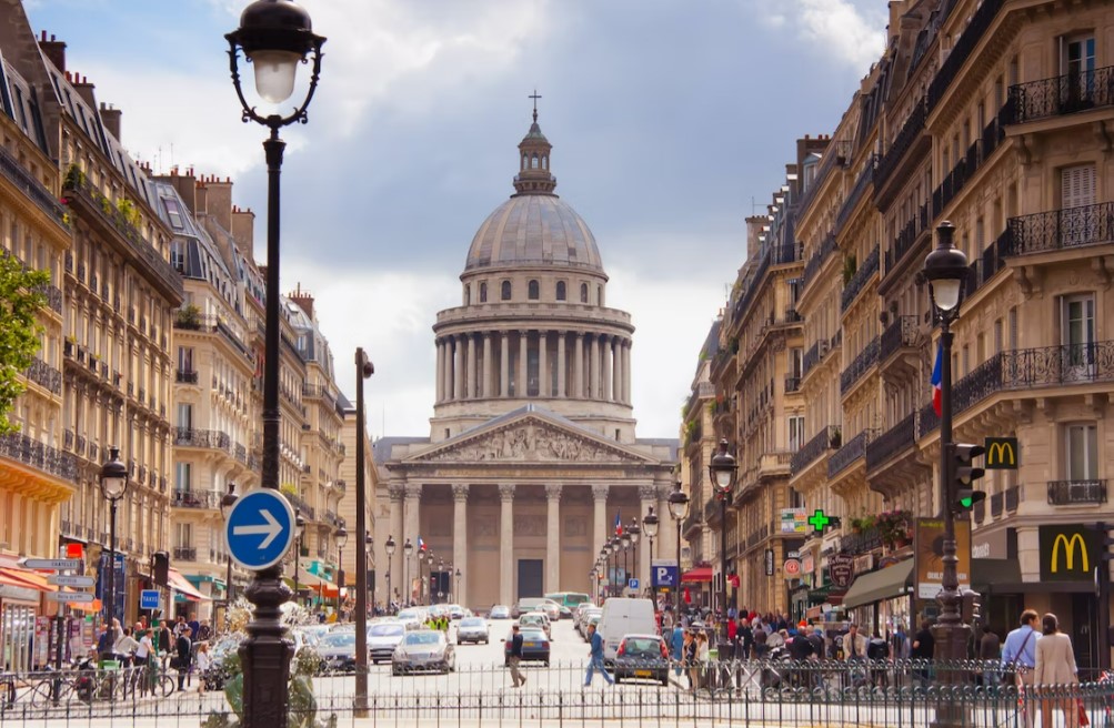 Paris Turu Türk Havayolları ile 3 Gece 4 Gün 2025