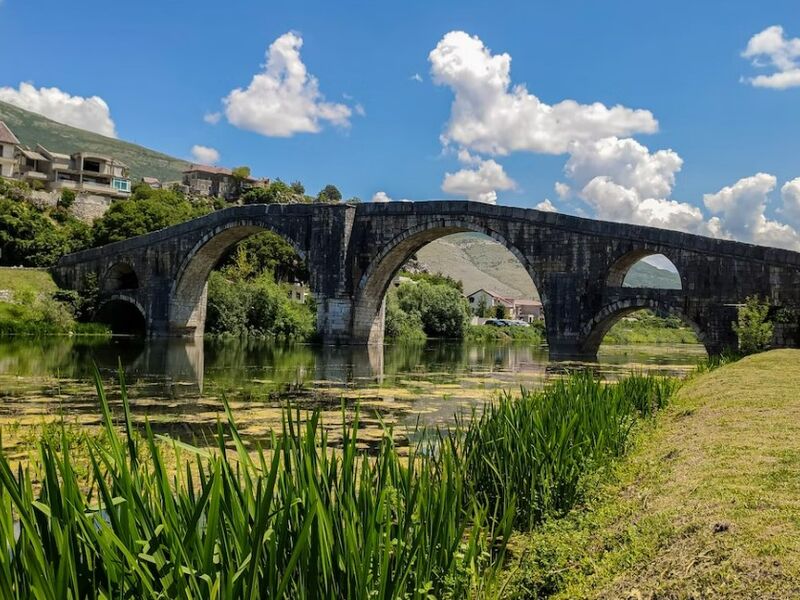 İzmir Çıkışlı Kosovalı Baştanbaşa Balkan Turu Air Albania Havayolları İle Extra Turlar ve Akşam Yemekleri Dahil